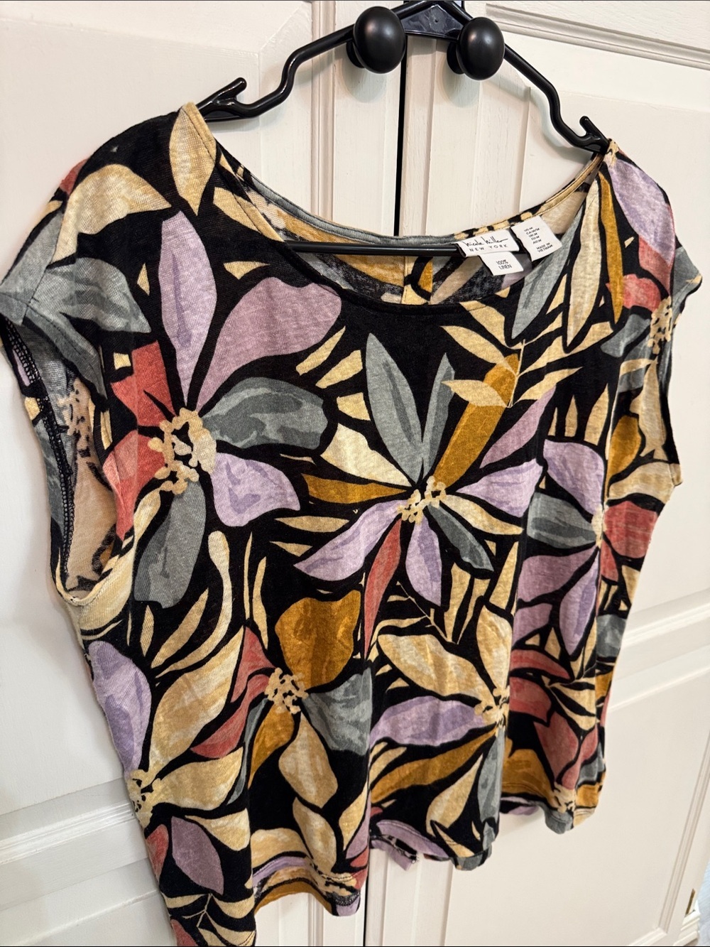 Nicole Miller Black Floral Cap Sleeve Linen Tee with Multicolor Blooms. Size M - Picture 3 of 6